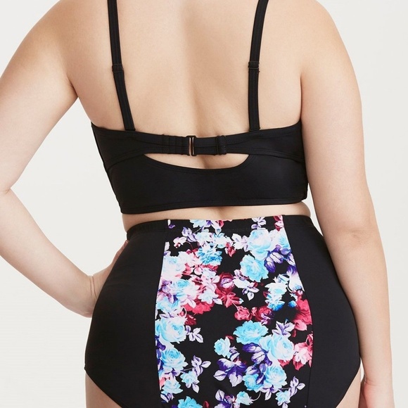 TORRID 4X BIKINI SwimSuit  2 Piece SET BlackFloral - Picture 3 of 3
